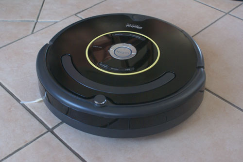 Une semaine avec l'aspirateur robot Roomba 606