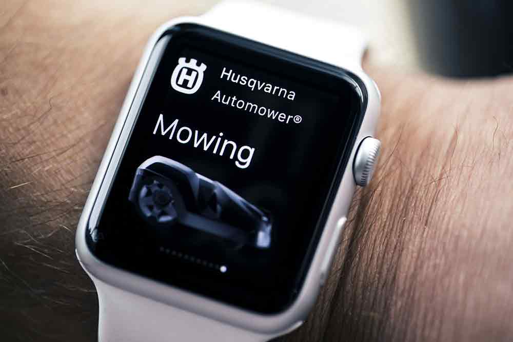 HUSVARNA-robot-tondeuse-connectee-montre