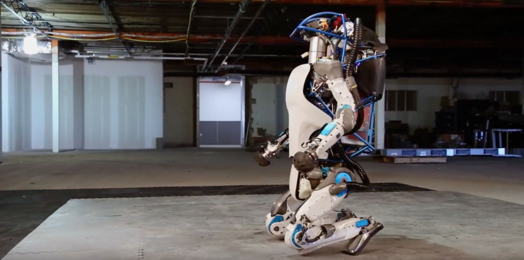 Atlas, le robot humanoïde qui marche, se lève, porte et ouvre les portes… -  Blog Kelrobot