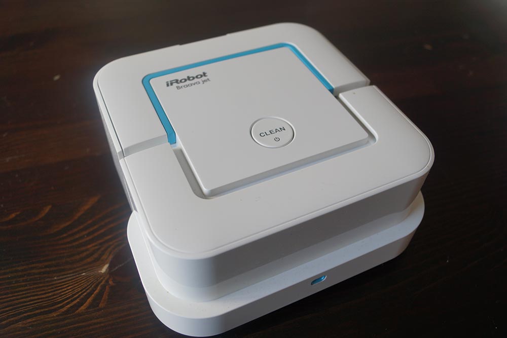 Test et avis du robot laveur Braava jet 240 d'iRobot Blog Notre avis sur le Braava Jet 240, aspirateur robot de iRobot