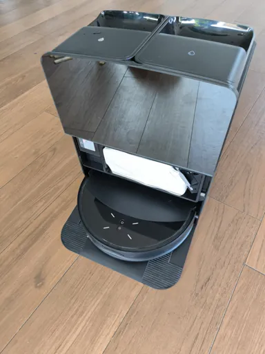 Station Roborock Saros 10R avec le sac à poussière de 2,5L visible